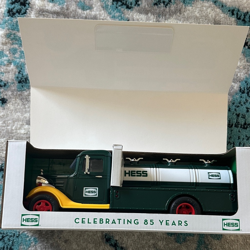 Hess Green and Yellow Toy Truck